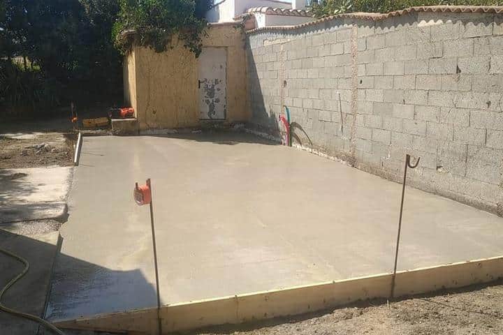 Ginestas : Dalle béton pour une allée de maison
